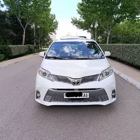 Toyota Sienna 2016