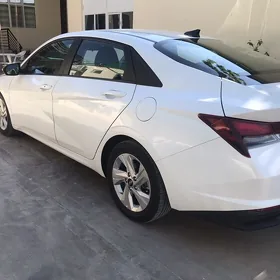 Hyundai Elantra 2021