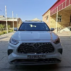 Toyota Highlander 2021