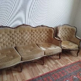 Диван