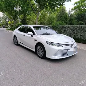 Toyota Camry 2019