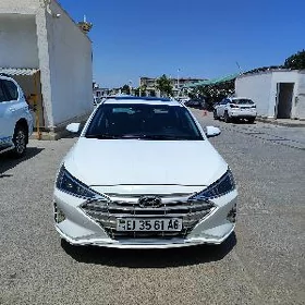 Hyundai Elantra 2020