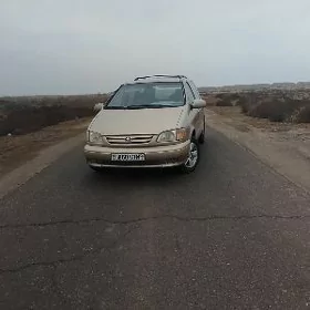 Toyota Sienna 2002