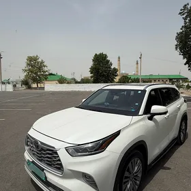 Toyota Highlander 2021