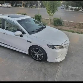 Toyota Camry 2020