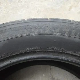 TEKER PAKRISKA KIA SORENTO 235/55/19