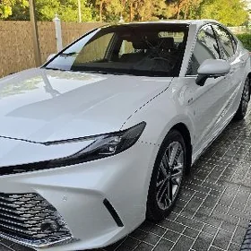 Toyota Camry 2025