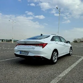 Hyundai Elantra 2021