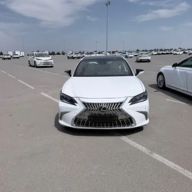 Lexus ES 350 2022