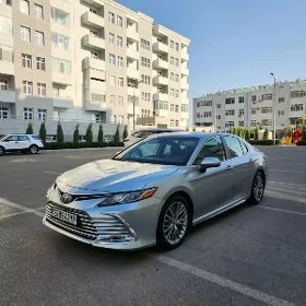 Toyota Camry 2020