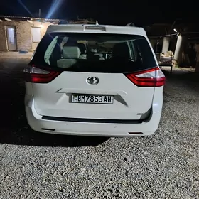 Toyota Sienna 2018