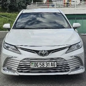 Toyota Camry 2021