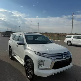Mitsubishi Montero Sport 2024