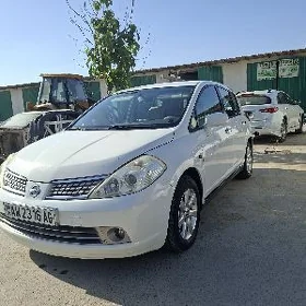 Nissan Tiida 2006
