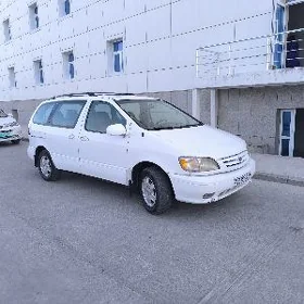 Toyota Sienna 2000