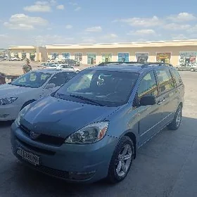 Toyota Sienna 2005