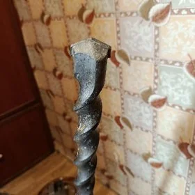 бур( сверло)