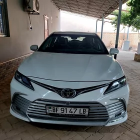 Toyota Camry 2021