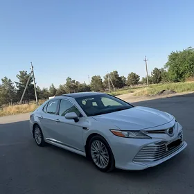 Toyota Camry 2018