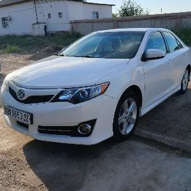 Toyota Camry 2014