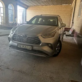 Toyota Highlander 2022