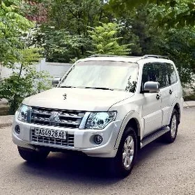 Mitsubishi Pajero 2014