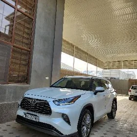 Toyota Highlander 2022