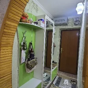 2этаж дом 2нжи этаж 2комнат