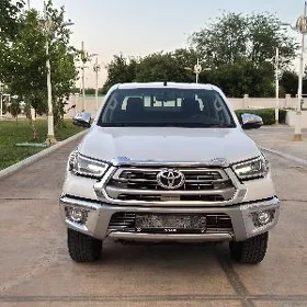 Toyota Hilux 2023