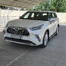 Toyota Highlander 2020