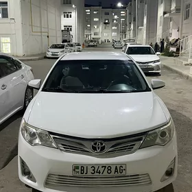 Toyota Camry 2014
