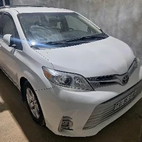 Toyota Sienna 2017