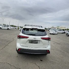 Toyota Highlander 2020