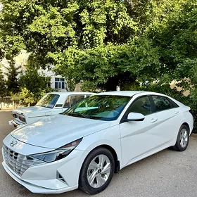 Hyundai Elantra 2022