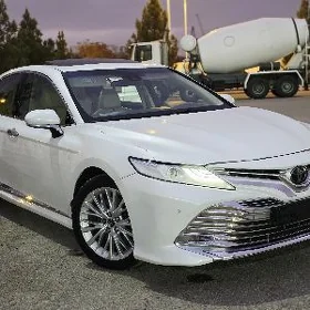 Toyota Camry 2019