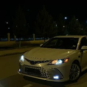 Toyota Camry 2021