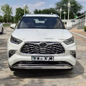 Toyota Highlander 2021