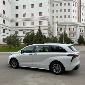 Toyota Sienna 2021