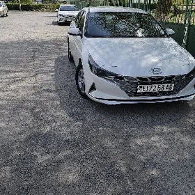 Hyundai Elantra 2021