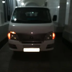Nissan Urvan 2007