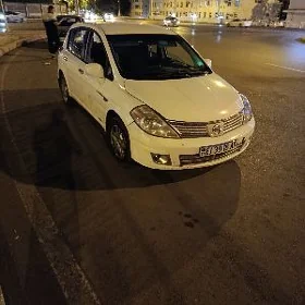 Nissan Versa 2012