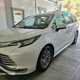 Toyota Sienna 2022