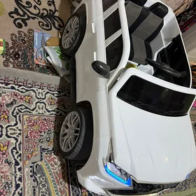 Lexus 570