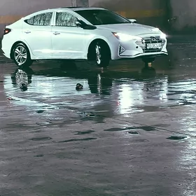 Hyundai Elantra 2020