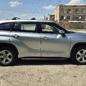 Toyota Highlander 2021