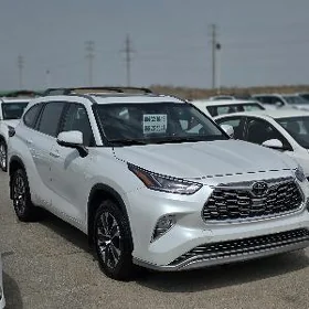 Toyota Highlander 2021