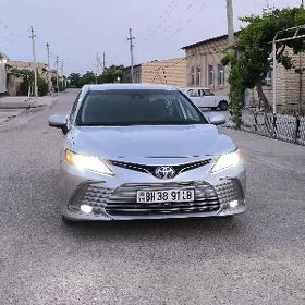 Toyota Camry 2019