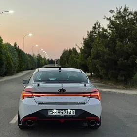 Hyundai Elantra 2022
