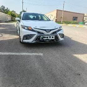 Toyota Camry 2021