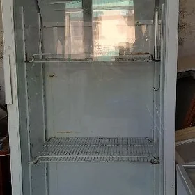 vtrina haladilnik